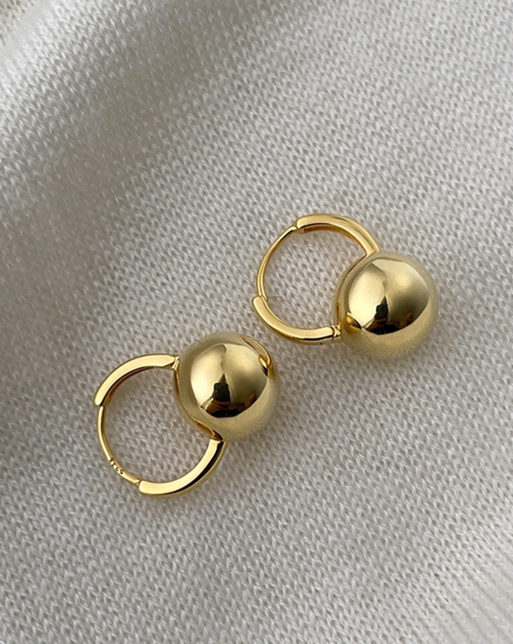 Classic Gold Metal Ball Hoop Clip-on Earrings