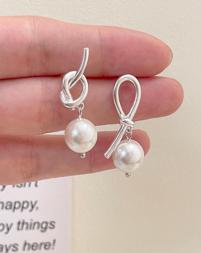 Vintage Pearl Knot Earrings