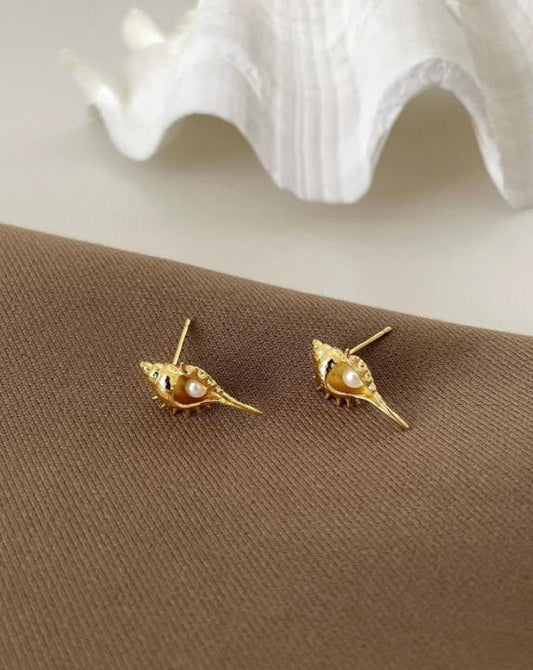 Seashell Gold Earrings